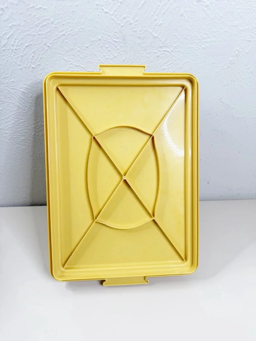 Tupperware Rectangular Fresh Fancy Cake Taker Carrier #622-623 Harvest Gold EUC
